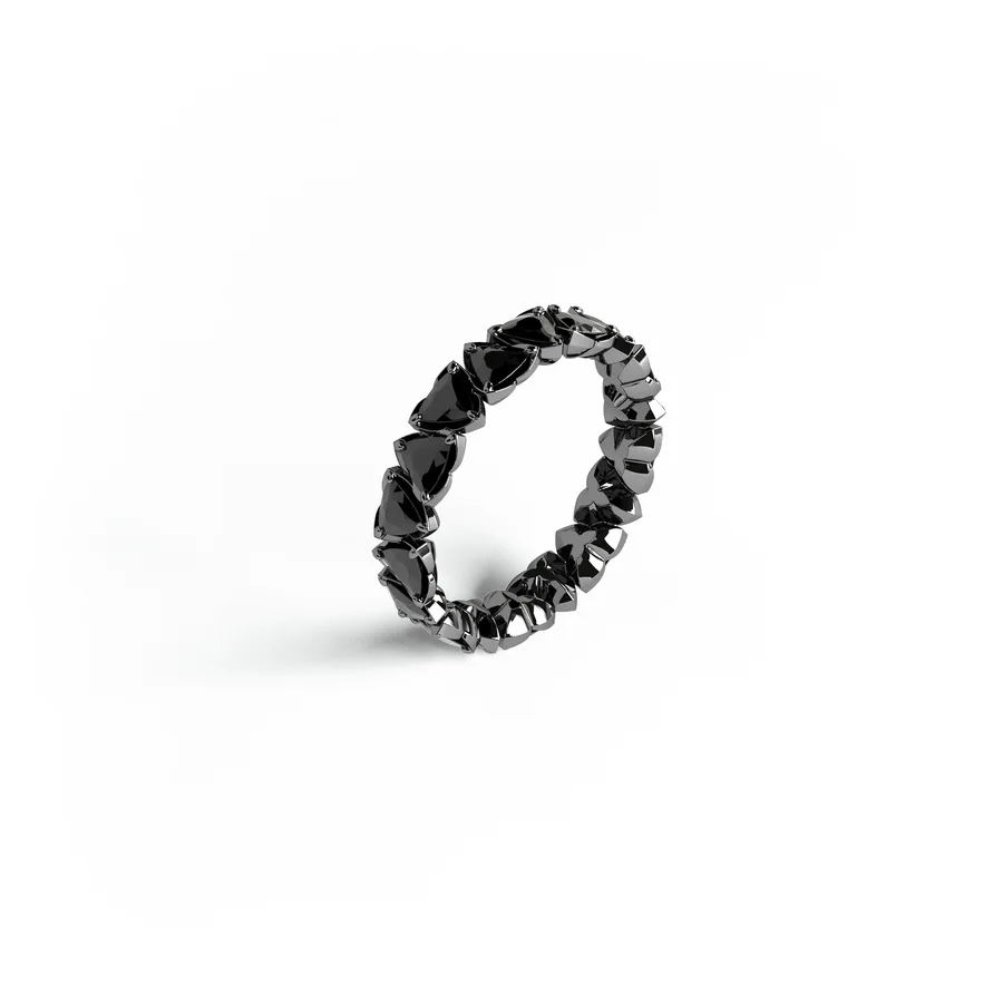 Band Ring in black gold with trillione stones