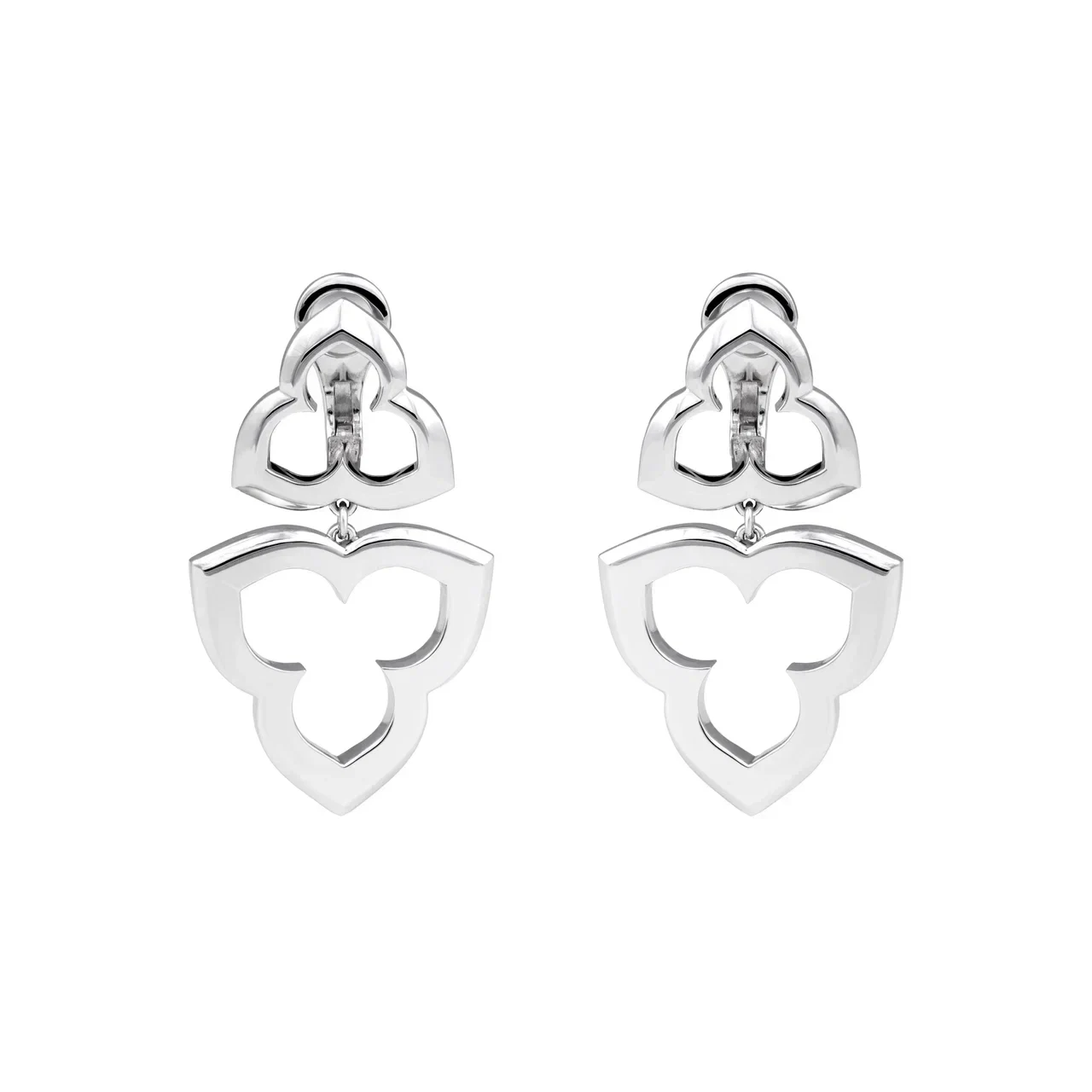 Large earrings in white gold image 1