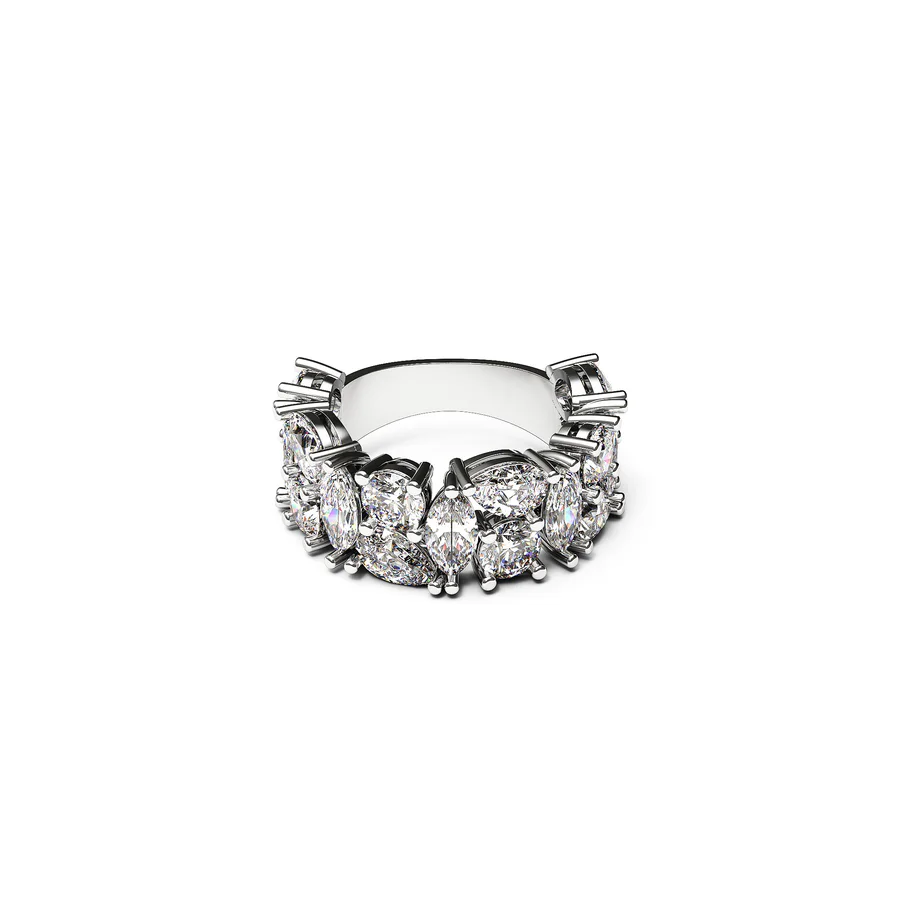 Wide ring in white gold with diamond composition